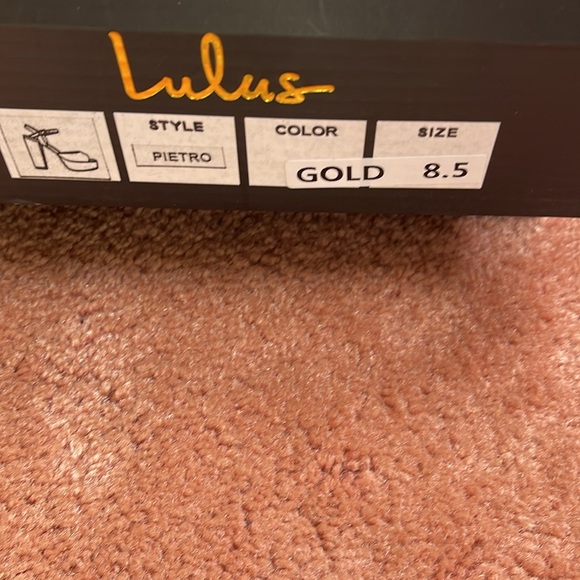 Lulus gold dressy /wedding shoes almost new - Picture 11 of 17